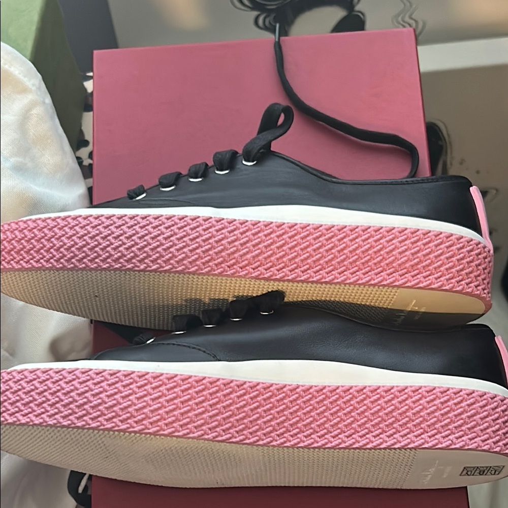 Salvatore Ferragamo luxury Black and Pink Low-Top Sneakers with leather Upper - Picture 4 of 6